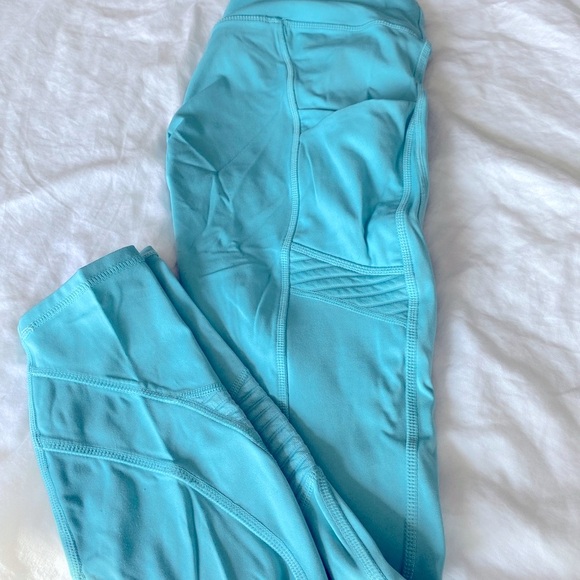 Fabletics Moto 7/8 legging - Picture 6 of 9